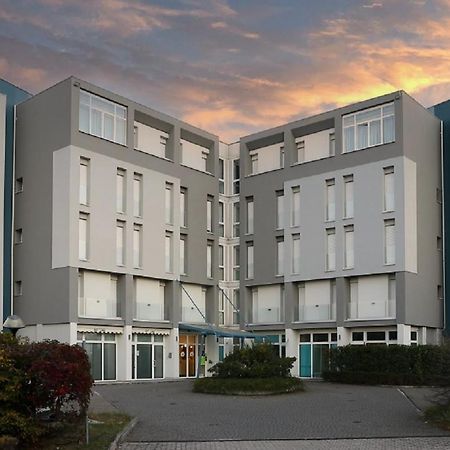 Hotels Campus Коллеккіо Екстер'єр фото