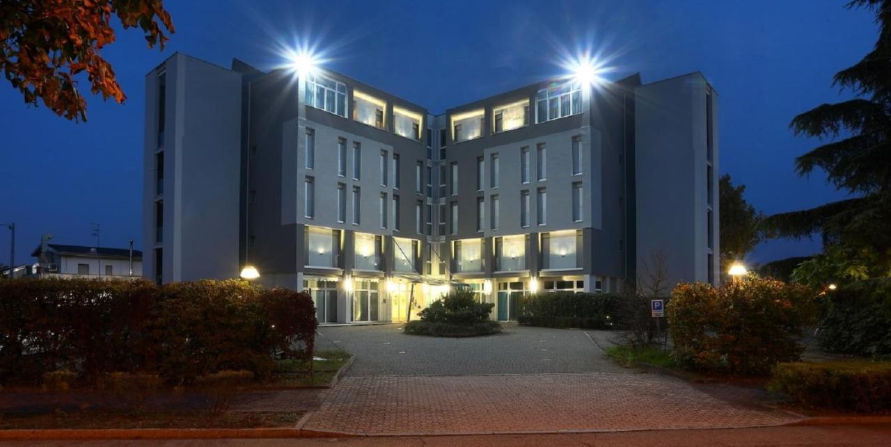 Hotels Campus Коллеккіо Екстер'єр фото